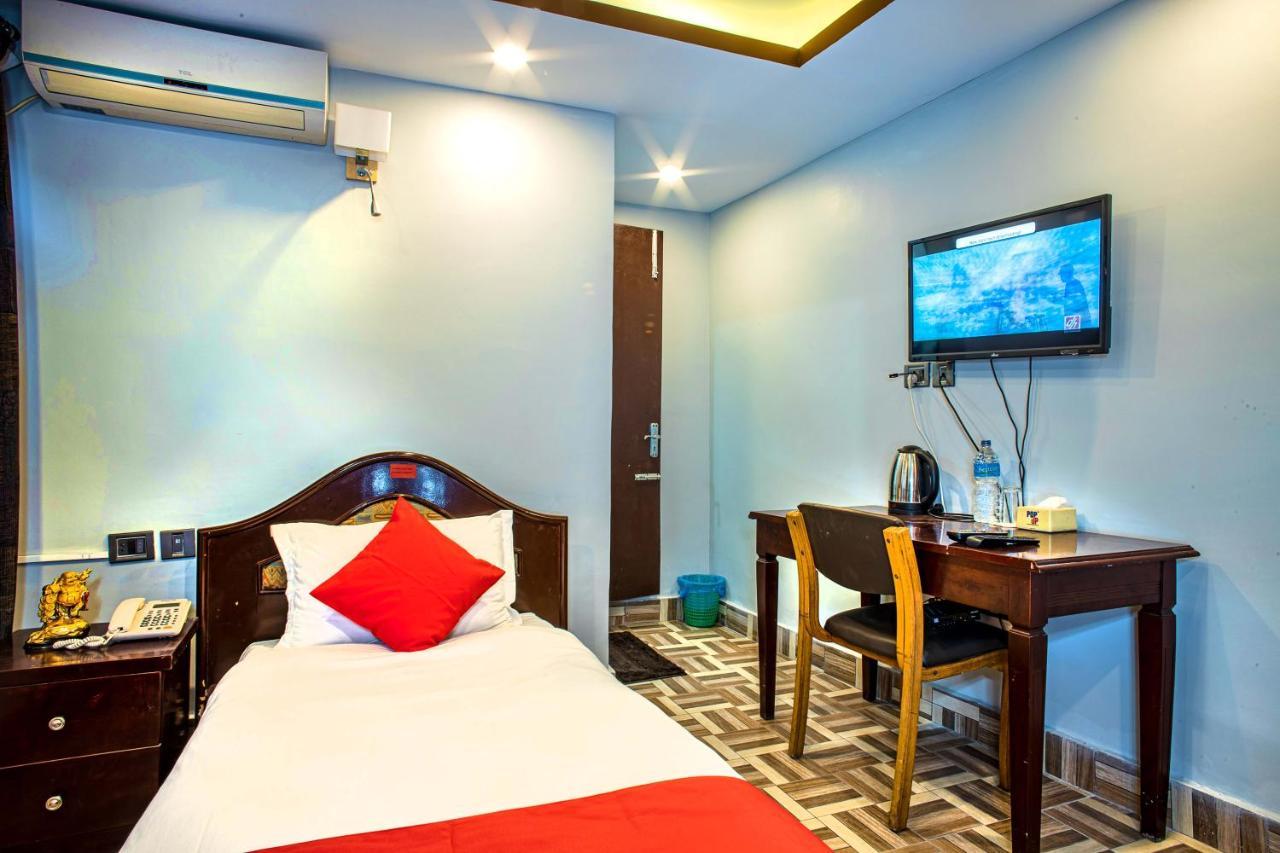 Hotel Bnb Mhepi Kathmandu Exteriör bild