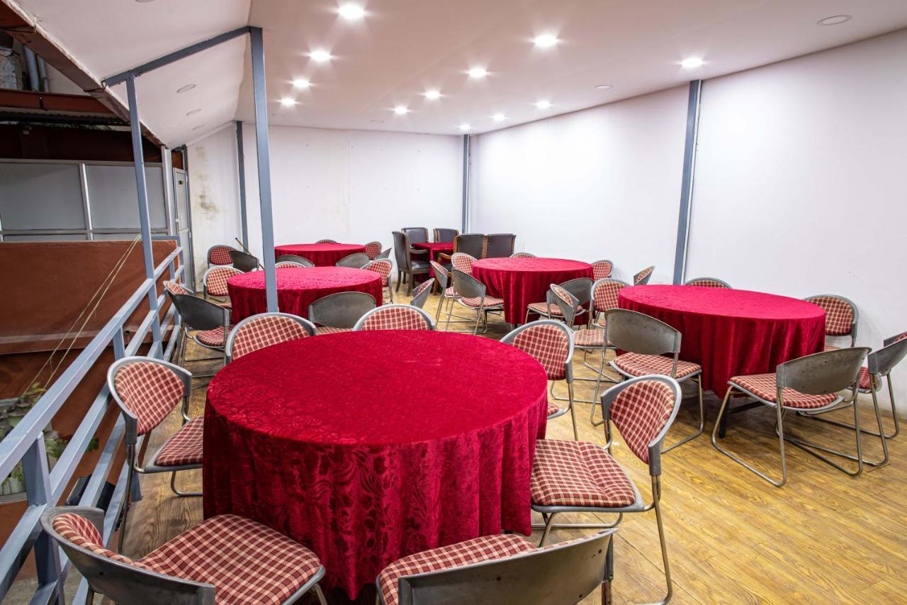 Hotel Bnb Mhepi Kathmandu Exteriör bild